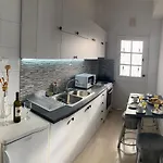 Dom wakacyjny Nikilein's House, 150μ απο την παραλία *